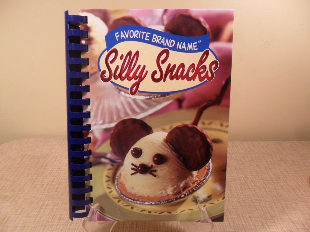 2004 Favorite Brand Name silly Snacks Recipe Book