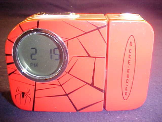 2004 MARVEL SPIDERMAN 2 CLOCK WITH & TIME FLASH