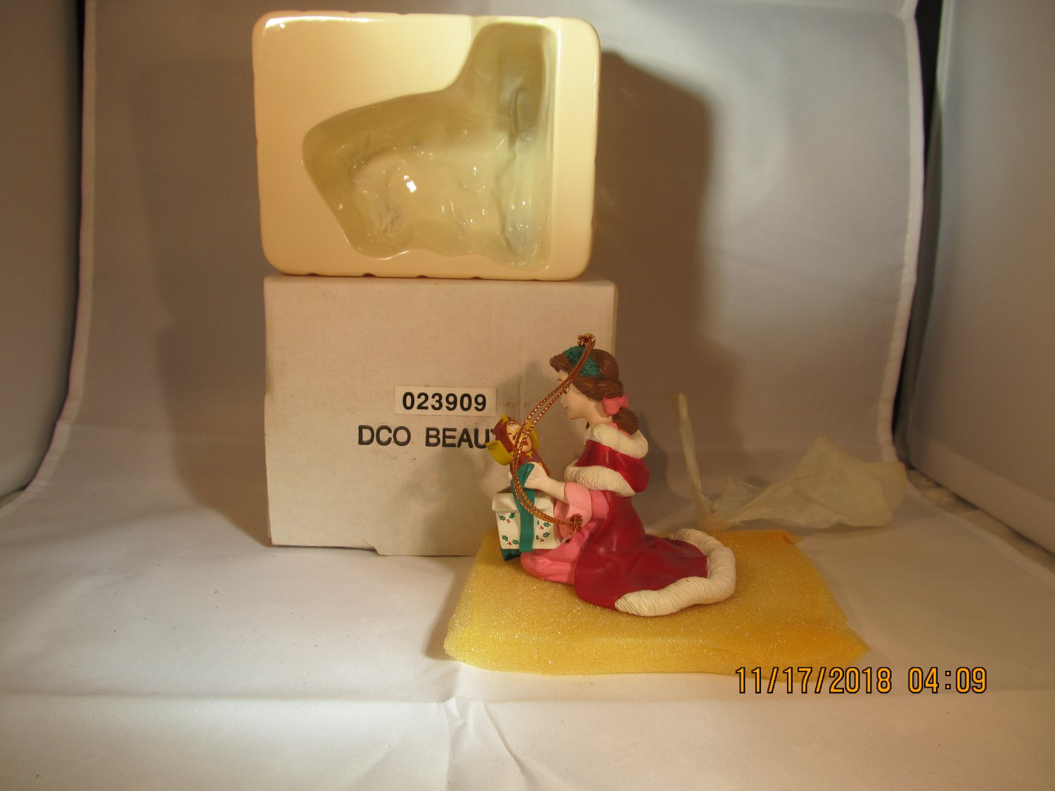 Retired Vtg Grolier Beauty Disney Christmas Magic Ornament 26231 124