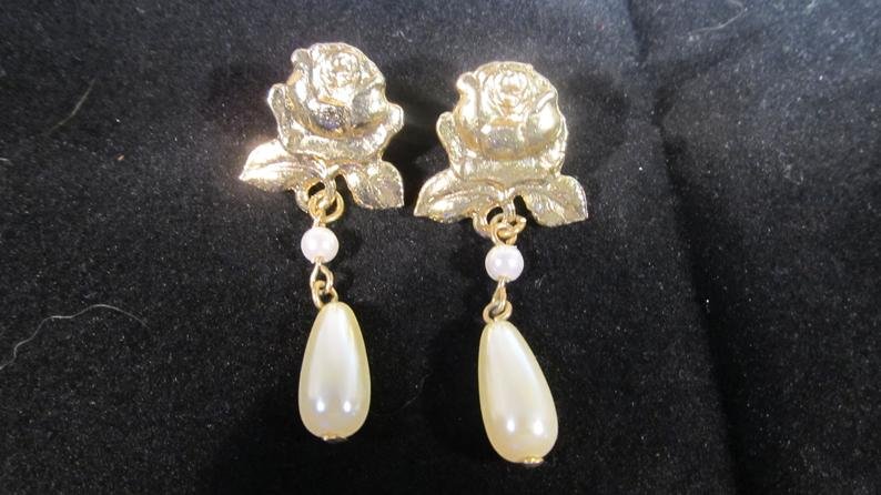 Vintage Gold Tone Rose Pearl Drop Dangle Pierced earring