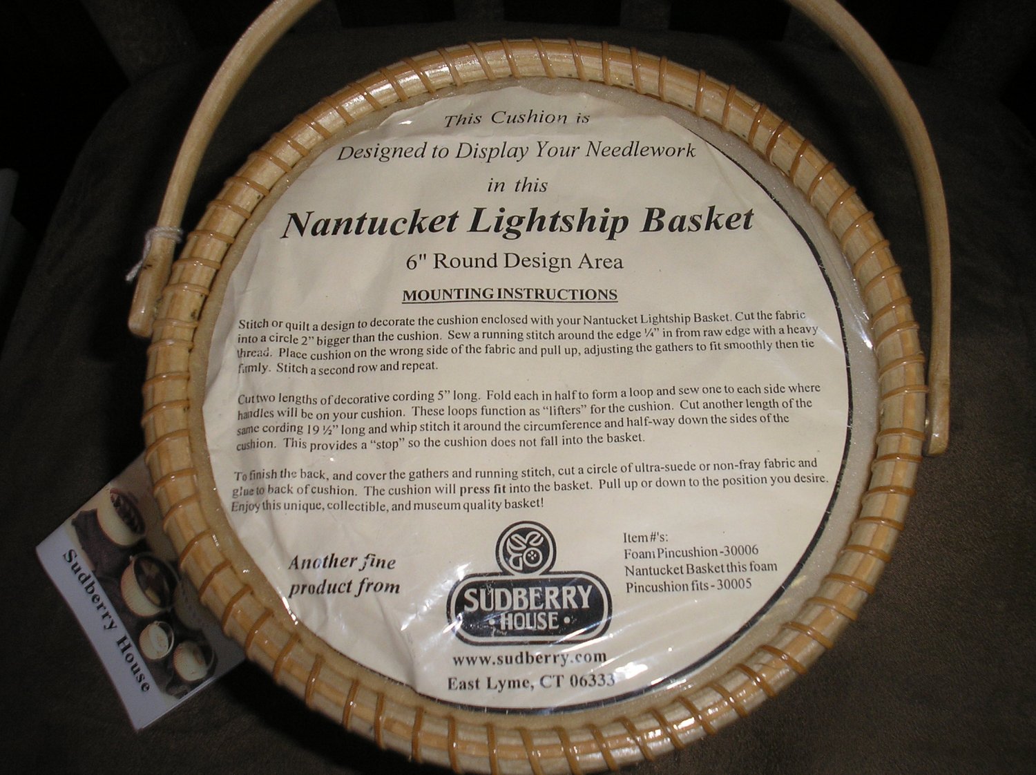 NANTUCKET BASKETS 6" LIGHTSHIP BASKET w/ MATCHING PINCUSHION 30005