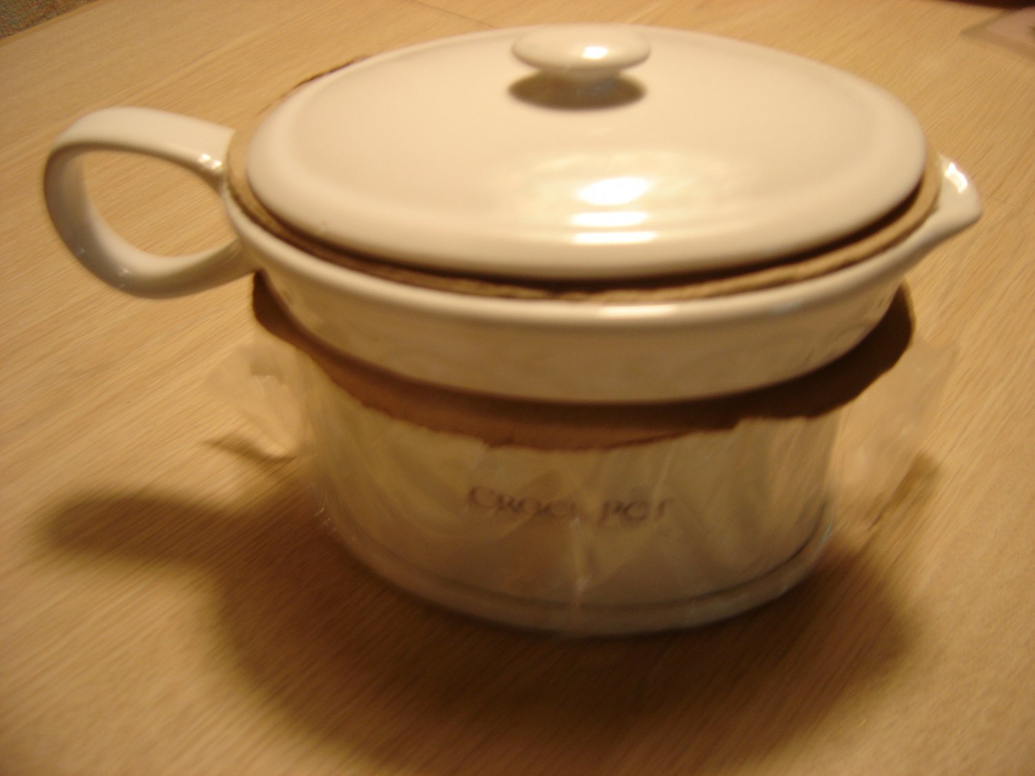 CROCKPOT SCCPVG000 18Ounce Electric Gravy Warmer in white by CrockPot!