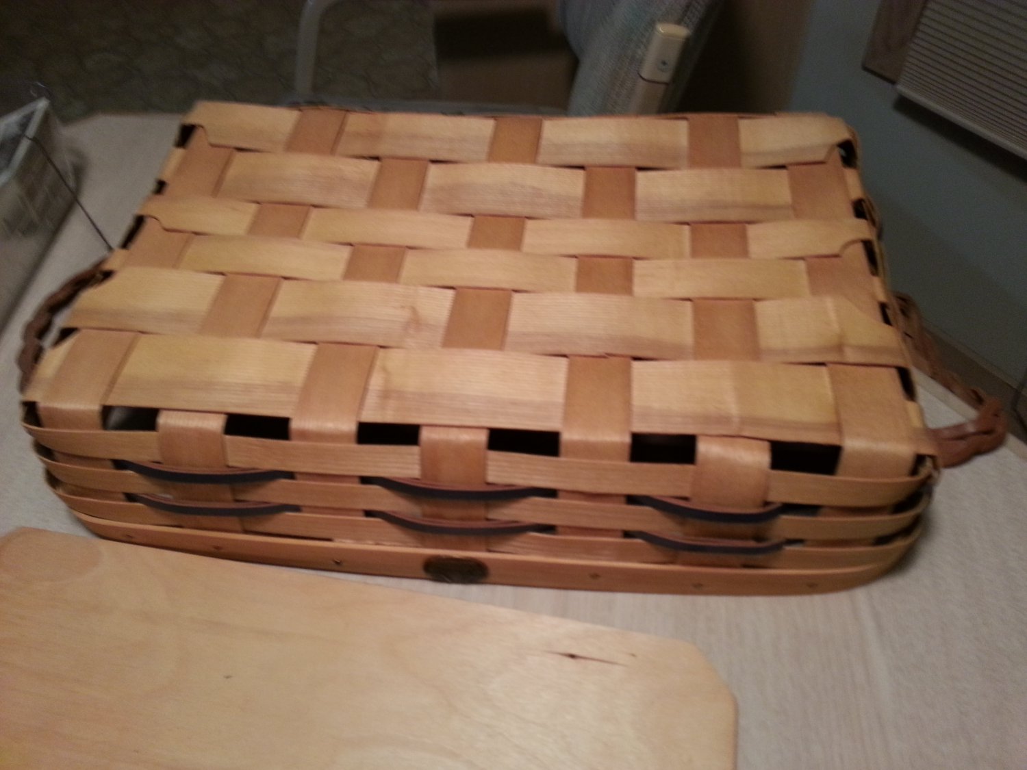 PETERBORO BUFFET SERVER BASKET w/ WOODEN INSERT & 12 COMPARTMENT