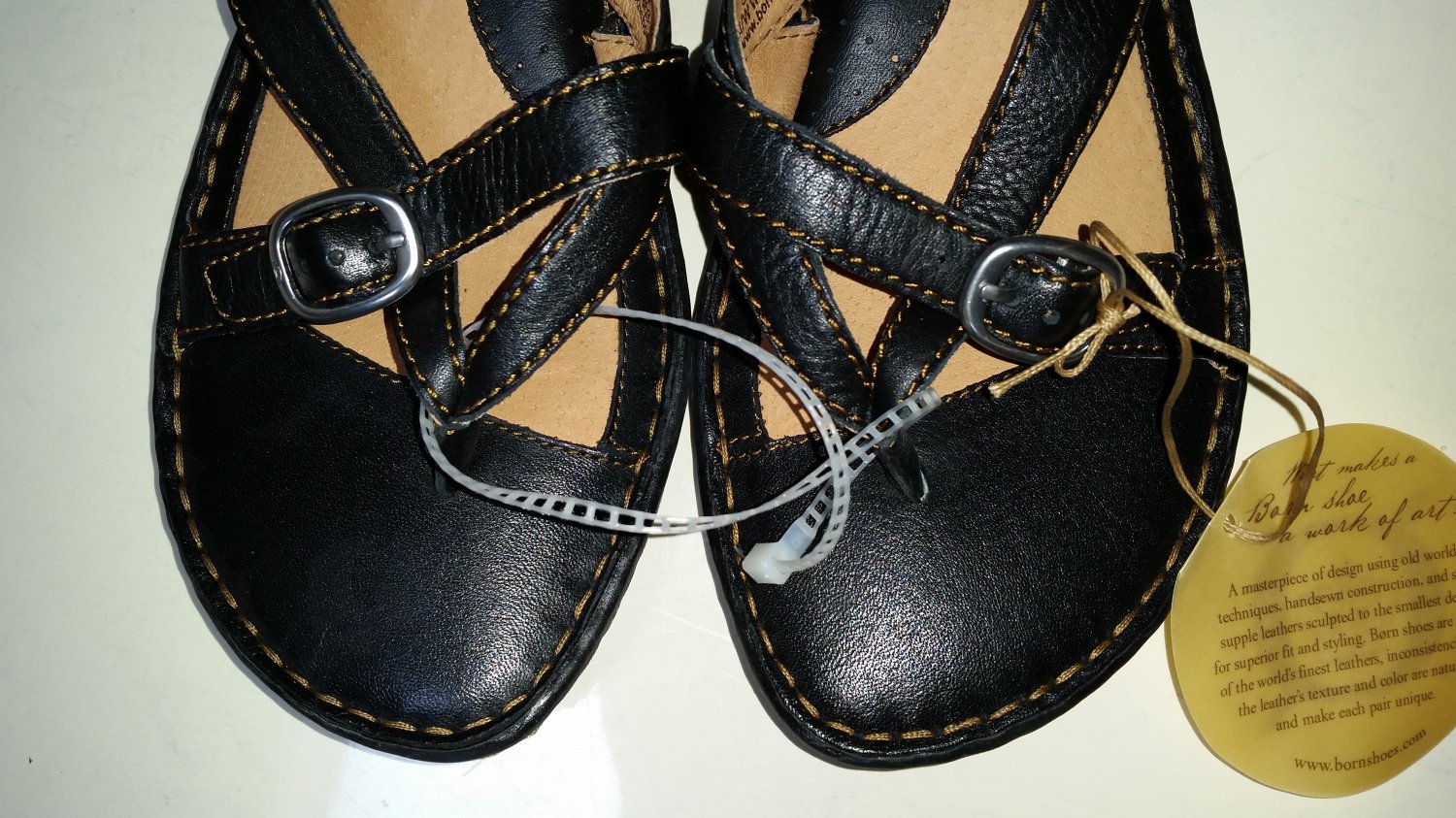 BORN BLACK LEATHER CROSS STRAP BUCKLE THONG FLIP FLOP SANDALS SIZE 8/39!