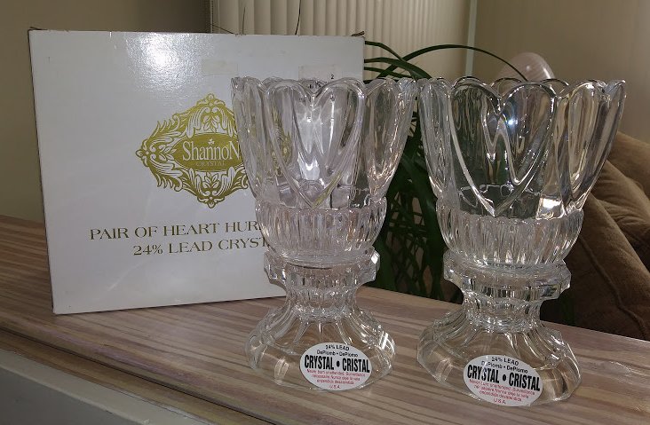 A SHANNON CRYSTAL DESIGN OF IRELAND CANDLE HOLDER FOR A 4 INCH TAPER