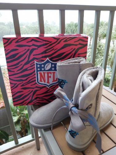 Love Cuce Carolina Panthers Officially Licensed NFL Team Bling Boot with Crystal Logo - Size 8!