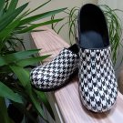 Sanita Feodora Geometric PU Clogs in Black/White (472038) Size 40EU/9.5US - NWOT!