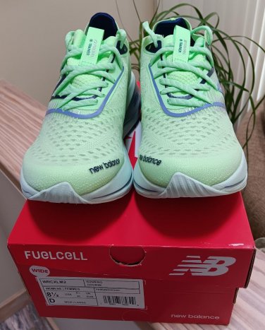 New Balance Women's FuelCell Supercomp Trainer V2 Running Shoe-Sz 8.5D (WIDE)-#WRCXLM2-New in Box!