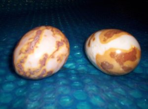 DECORATIVE MARBLE  EGGS             stk#(393)A10,B4