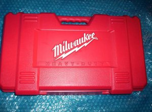 MILWAUKEE  TOOL  CASE 0624-24      (334)