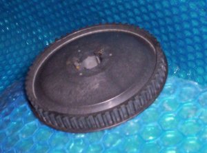 MOORE-O-MATIC opener Shaft Pully 57 tooth B5585 (32)