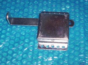GARAGE  DOOR  SLIDE  LOCK                (220)