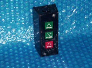 LIFTMASTER 3 Button wall control NEMA 1 stk#(158)A18-B4