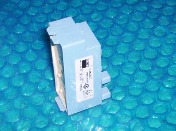 Frigidaire Gallery Stove Model FGF379WJCA Spark Module Y6445001 stk(77)