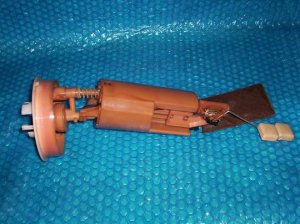 WALBRO Fuel pump w/Plastic Tank, Neon 95-04 #: P74732M stk#(1399)