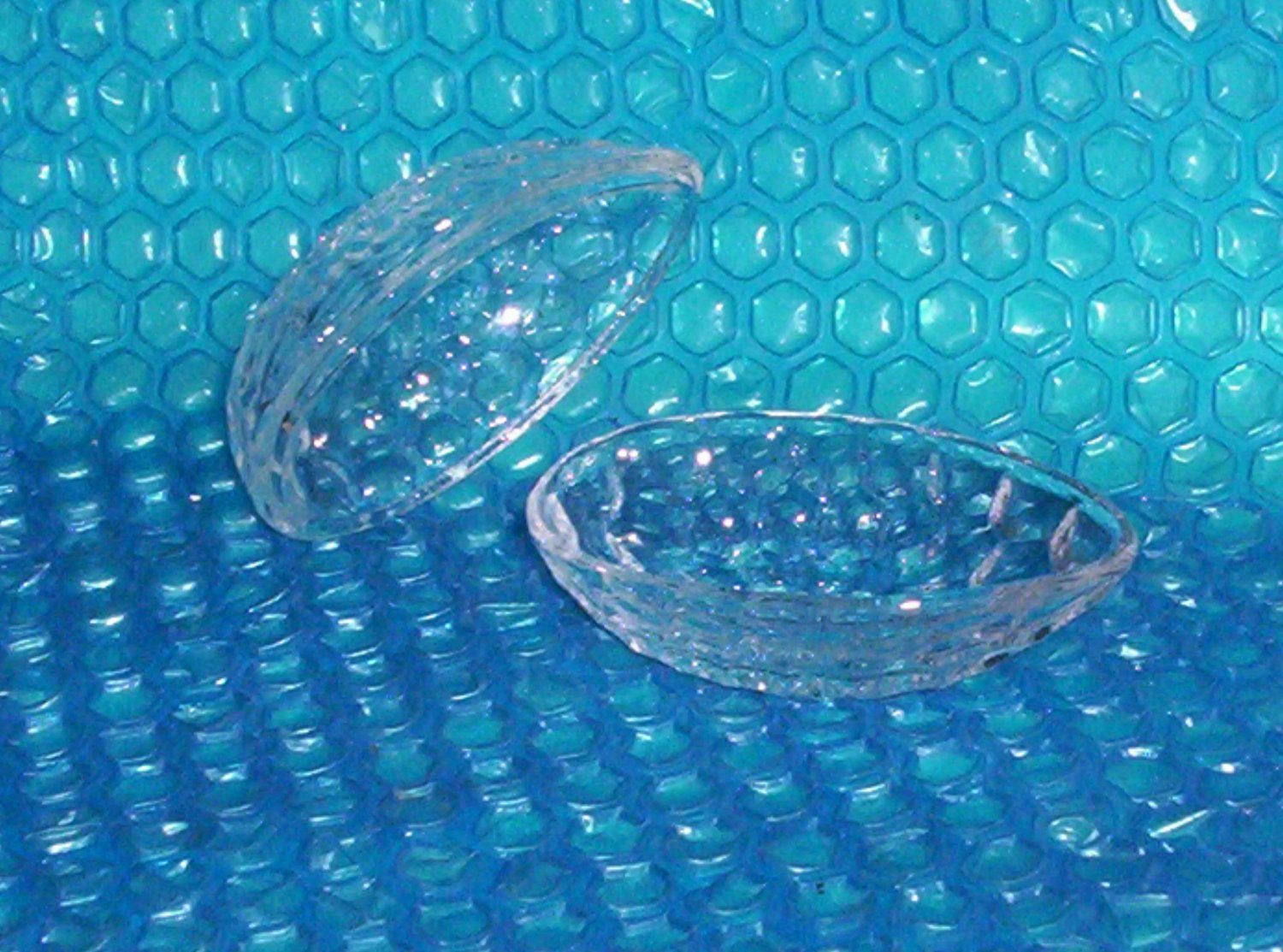 Glass Egg container (997)