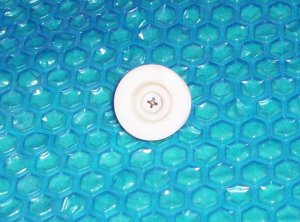 Whirlpool  Dishwasher DU4000XR0 RACK  SUPPORT WHEEL 300844   stk#(2162)