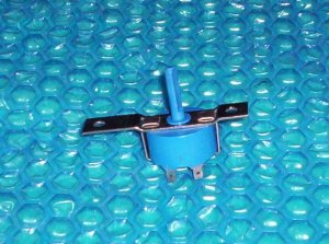 Whirlpool Dryer Temperature switch 696321       stk#(2172)