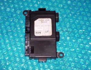 Buick Park Avenue Driver Door module P/N: 25637881  stk#(2188)