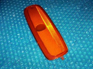 GM front marker lens RH (PASSENGER SIDE)  P/N:5977276  stk#(2210)