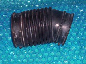 Ford  2.3L air intake hose F23E-9B642-AB  stk#(2380)