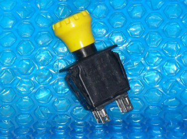 John Deere, PTO switch AM118802   stk#(3199)