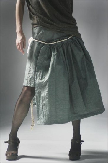 Irregular Rim Strapping Skirt Gray