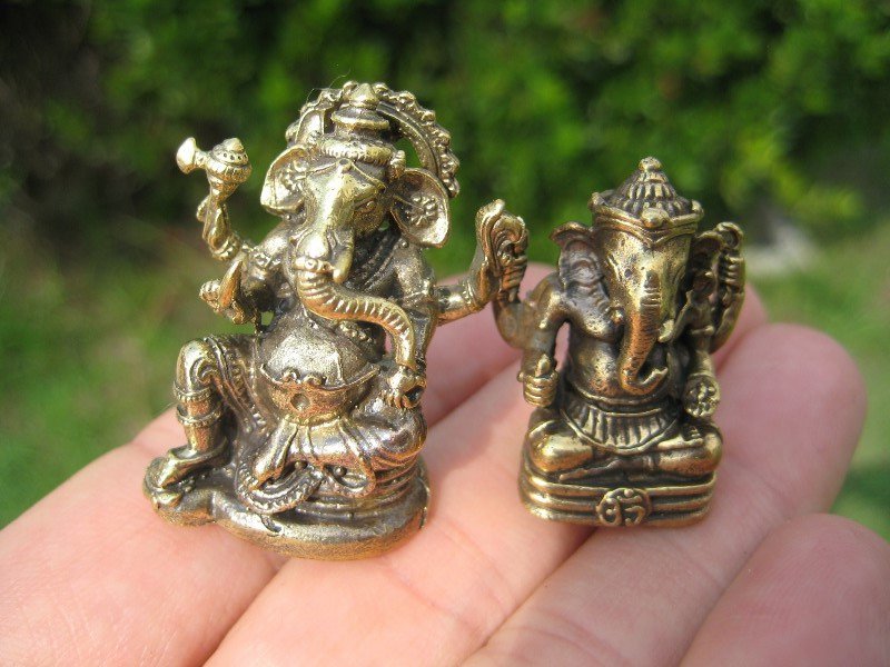 set 2 Brass Ganesh Ganesha figure mini statue amulet Thailand A5