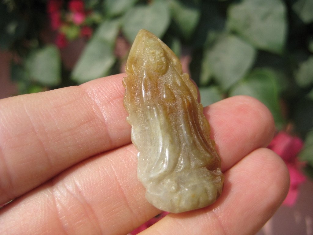 Natural Kuan Yin Jade stone mineral carving Thailand Jewelry art A5