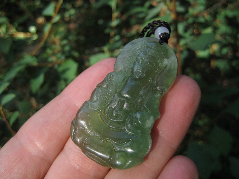 Natural fluorite Kuan Yin Guan Yin Jade Pendant necklace amulet carving A12