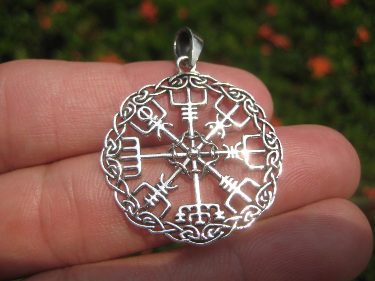 BlackAmazement Tunnel D'oreille En Acier Inoxydable 316L Vegvisir Aegishjalmur Aegishjalmr Symbole Viking Casque De Terreur Runes Cercle Noir Argent