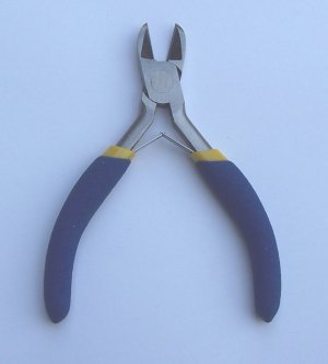 One 4.5" Wire Cutter / Chain cutter.