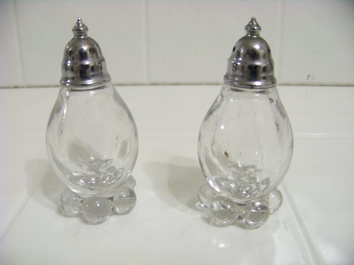 clear glass salt and pepper shakers