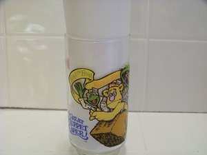 Great Muppet caper Kermit the frog fozzie bear and great gonzo  1981 McDonald's promotional glass