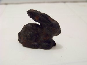 Nice solid cast iron bunny rabbit  small metal bunny rabbit
