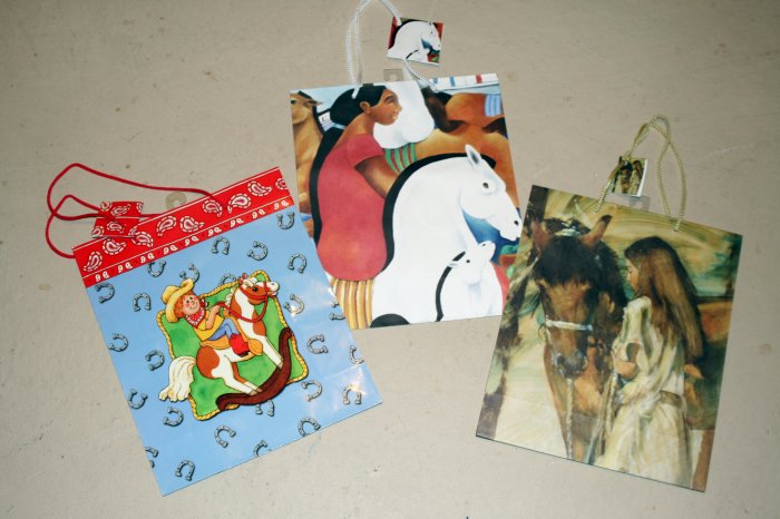 Gift Bags Horse Theme Choice Of 3 Wrap   4adb6fd3e3fac 112914b 