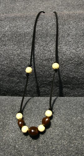 28" Kukui nut/bead