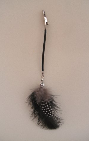 Guinea/black feather, 8"