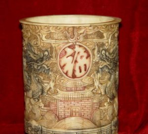 Exquisite Bone Art Handicraft Carving Double Dragon Pen Vase