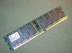 SAMSUNG 256MB DDR PC2100 CL2.5 PC2100U-25330-A0 M368L3223DTL-CB0