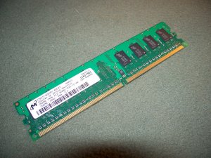MICRON MT8HTF3264AY-40EB3 MEMORY MODULE STICK 256MB DDR2 PC2-3200 400MHZ