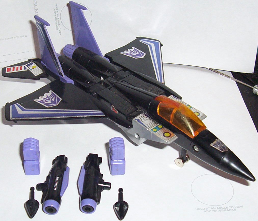 1984 Transformers Decepticon Skywarp