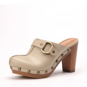 big button decoration chunky heelsandal in Beige