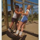 CHILDREN PLAYING IN PARK - COLOR POSTCARD MINT (912)