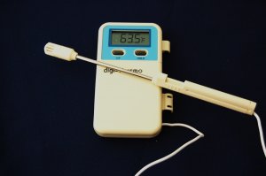 WT3: Hand-held or Free Standing Digital Fast response  Thermometer with Vented Sensor C/F