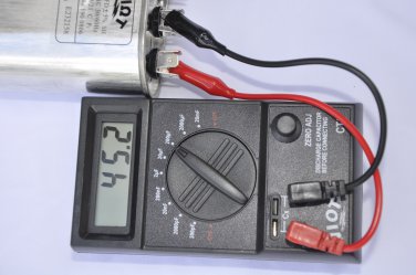 Portable Digital Capacitor Tester:Wide range pF to 20 mF