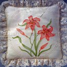 Rare Jean Fox Candlewicking Crewel Embroidery Floral Pillow Kit Day Lily