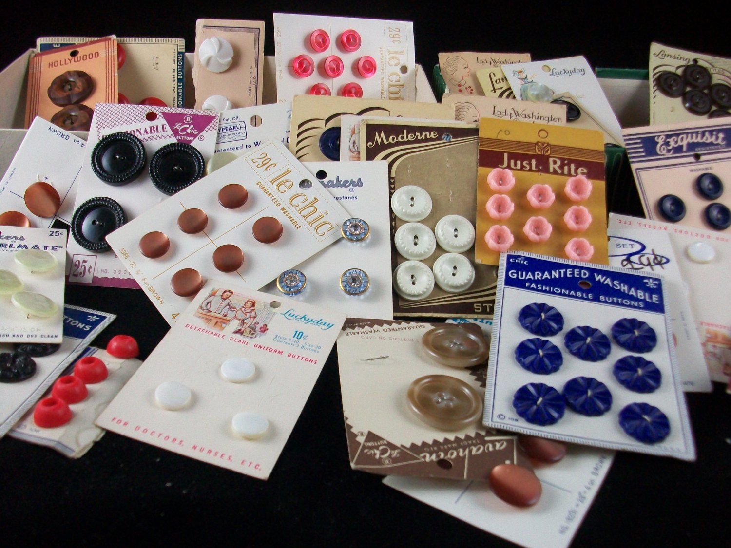 Mixed Vintage Sewing Buttons 40 Plus Cards Many Different Sizes Styles