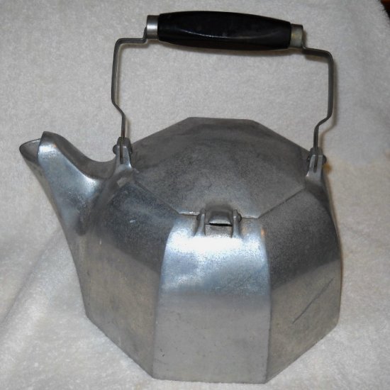 Vintage PURITAN WAGNER WARE 8 B SIDNEY O Aluminum Tea Kettle