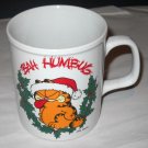 Vintage '78 Retro GARFIELD Christmas Coffee Cup Mug Wreath Hat